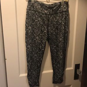 Gaiam black/white/grey yoga Capri